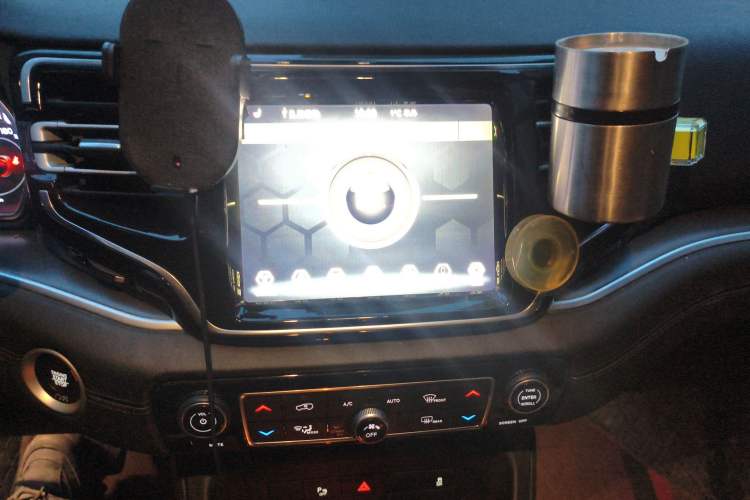 Used Jeep Grand Commander 2018 2.0T Four-Wheel Drive Enjoyment Edition China VI
