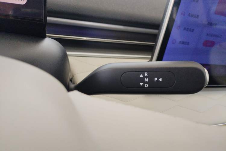 Used Dongfeng NAMMI 01 2024 New Edition 330 Plus Smart+ Gear Lever