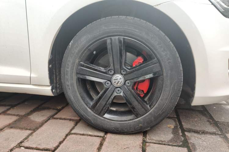 Used Volkswagen Golf 2017 1.6L Automatic Comfort Million-Vehicle Anniversary Edition