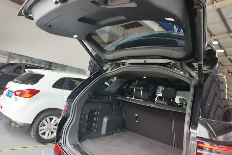 Used Land Rover Discovery Sport 2020 249 PS R-Dynamic Performance Edition