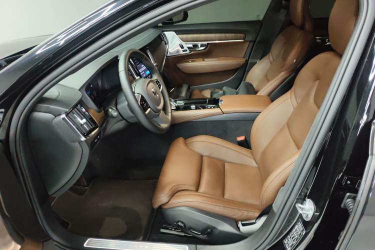 Used Volvo S90 New Energy 2025 Plug-in Hybrid Four-Wheel Drive Long-Range Luxury Smart Edition