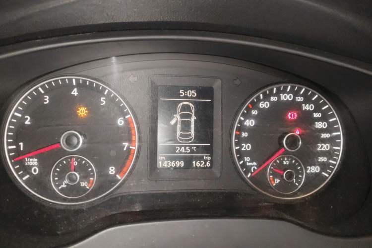 Used Volkswagen Sagitar 2012 1.4TSI Manual Luxury Model Instrument Cluster