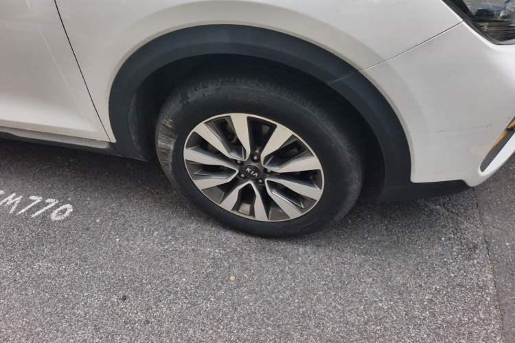 Used Kia KX7 2017 2.0T Automatic Two-Wheel Drive GLS 7-Seater
