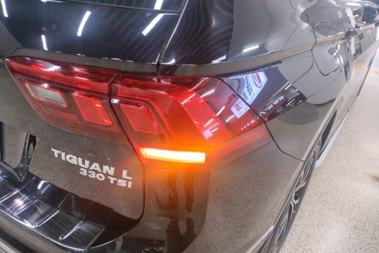 Used Volkswagen Tiguan L 2018 330TSI Automatic Two-Wheel Drive Luxury Edition
