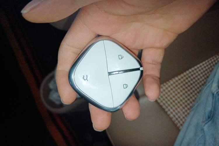 Used Wuling Hongguang MINIEV 2025 Four-Door Version Zhenxiang+ Edition Interior 1