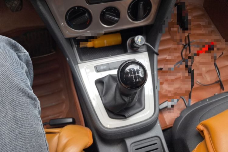 Used Volkswagen Lavida 2013 Revised Classic 1.6L Manual Fashion Edition Gear Lever