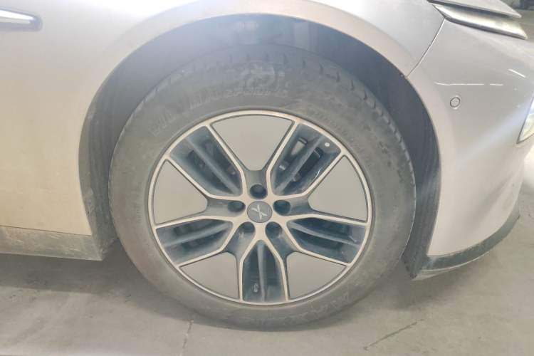 Used XPeng P7 2023 P7i 702 Pro Right Front Wheel Hub