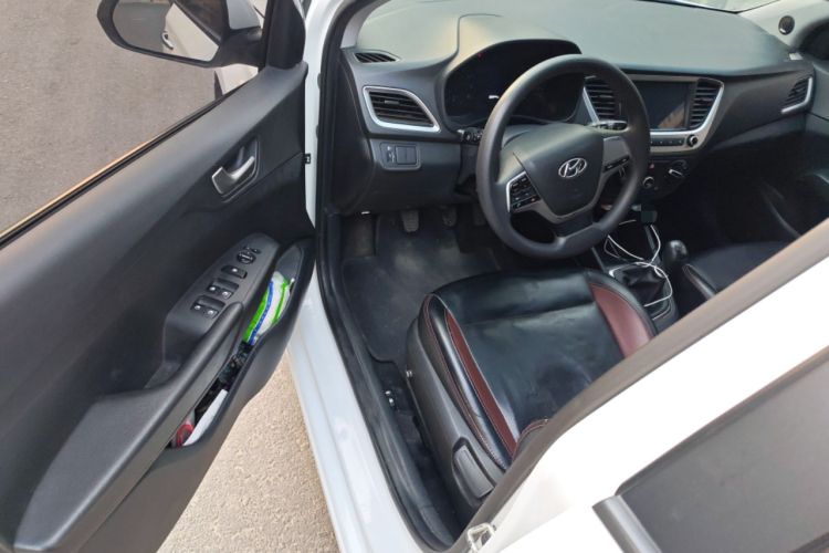 Used Hyundai Verna (new generation) 2016 1.4L Manual Cool Edition GLS Driver Seat