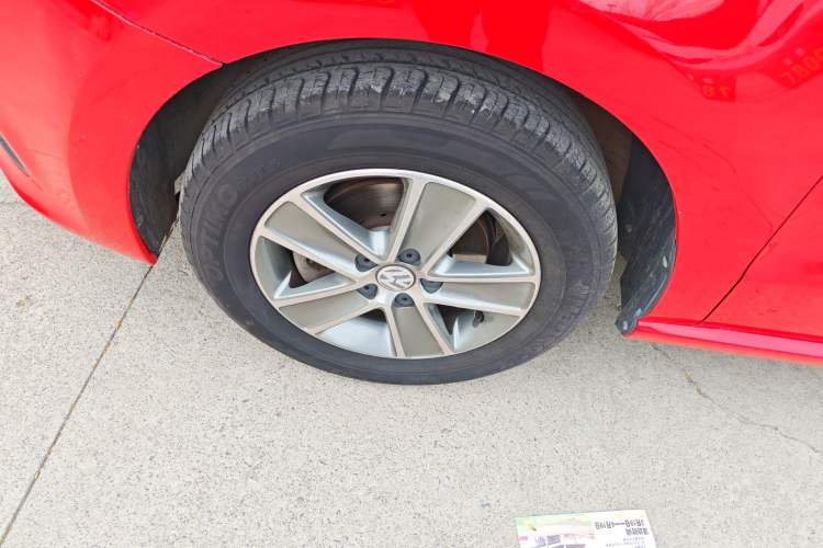 Used Volkswagen Polo 2014 1.4L Manual Fashion Edition Left Front Wheel Hub