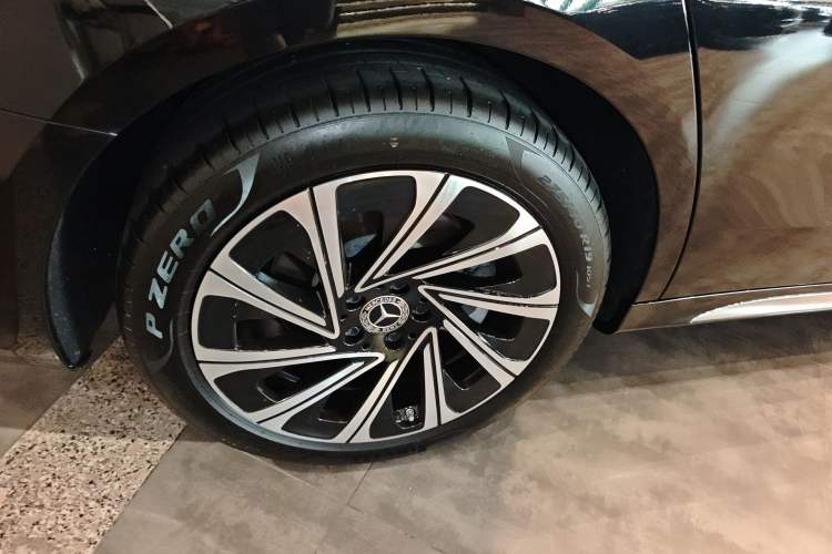 Used Mercedes-Benz E-Class 2024 Facelift E 300 L Luxury Edition Right Rear Wheel Hub