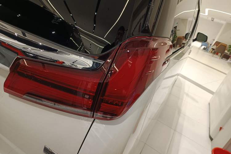 Used Toyota Alphard 2021 Dual-Engine 2.5L Prestige Edition
