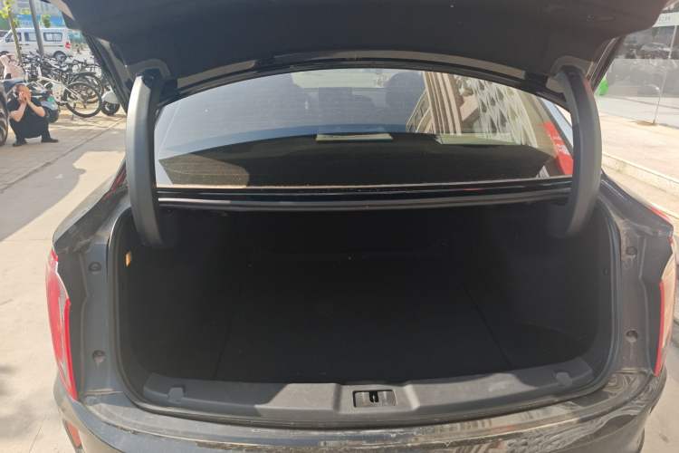 Used Hongqi E-QM5 2022 431 km Charge & Enjoy Edition
