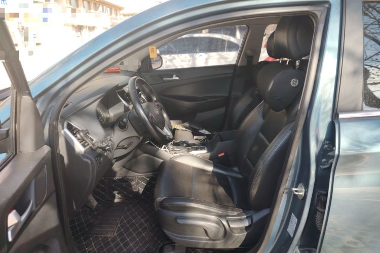 Used Hyundai Tucson 2015 1.6T Dual-Clutch Two-Wheel-Drive Leading Model
