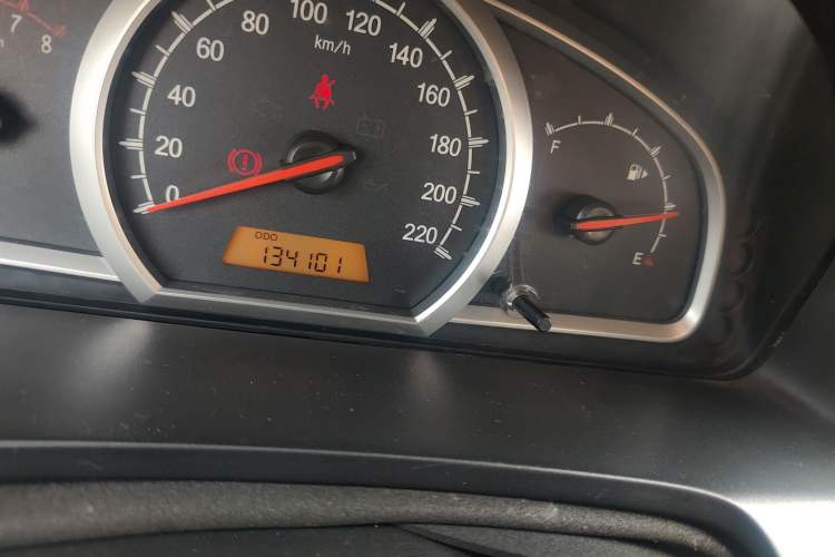 Used Baojun 630 2012 1.5L DVVT manual comfort version Odometer Close Up