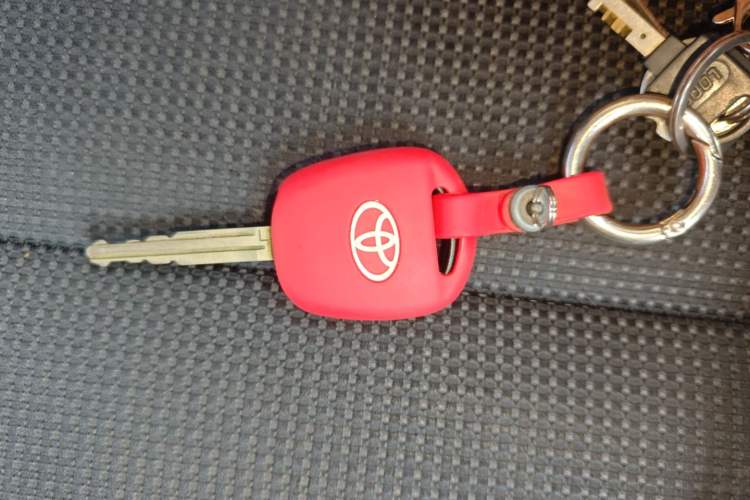Used Toyota FJ Cruiser 2013 4.0L Vehicle Key