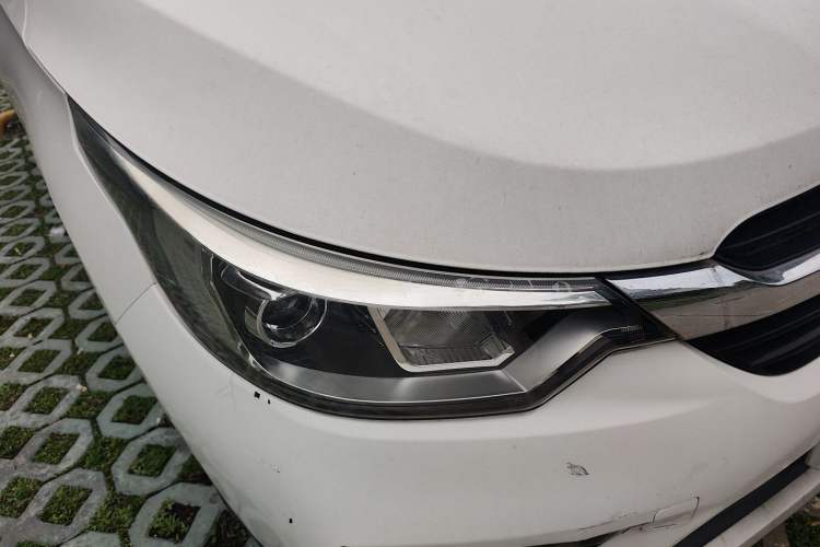 Used FAW Junpai D60 2017 1.5L Manual Entry-Level Model Right Front Headlight