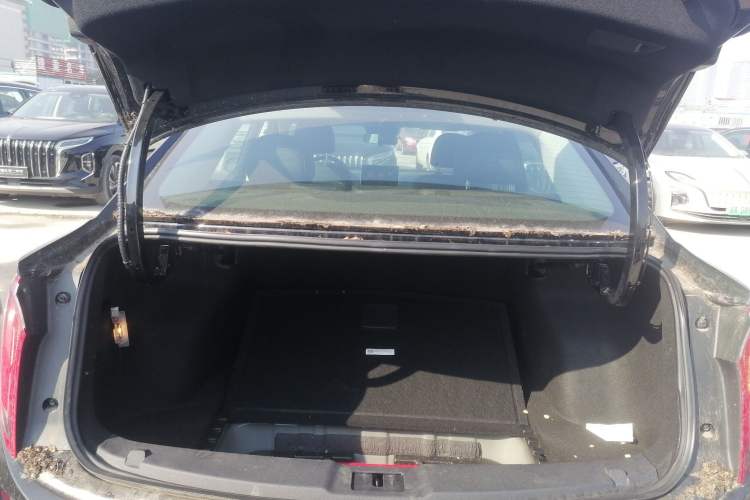 Used Hongqi E-QM5 2022 431 km Charge & Enjoy Edition