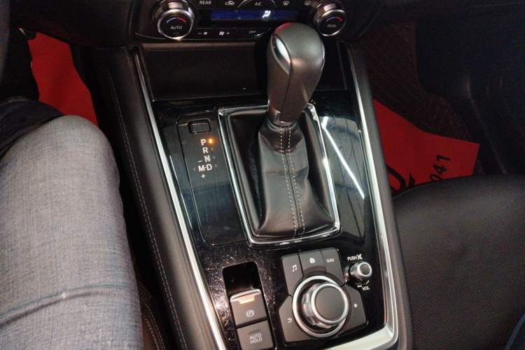 Used Mazda CX-8 2019 2.5L Two-Wheel Drive Prestige Version Gear Lever