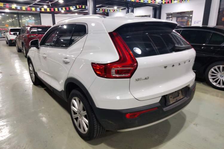 Used Volvo XC40 2019 T4 Four-Wheel Drive Dawn Ice White
