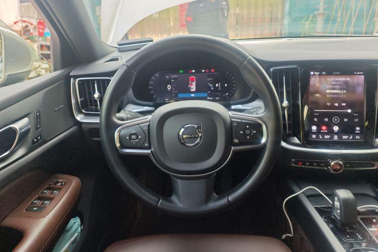 Used Volvo S60 2023 B4 Zhiyi Luxury Edition
