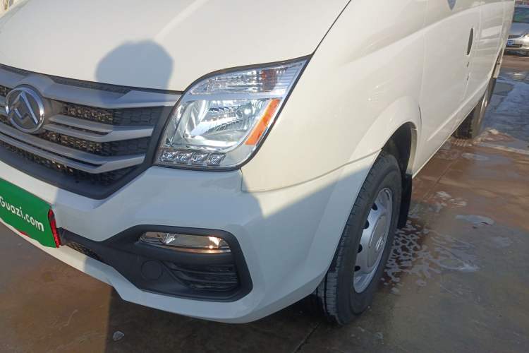 Used SAIC MAXUS Xintu V80 2025 Value Edition Aoyuntong 2.0T Manual Short Wheelbase Mid-Height 127 Ps 5/6 Seats
