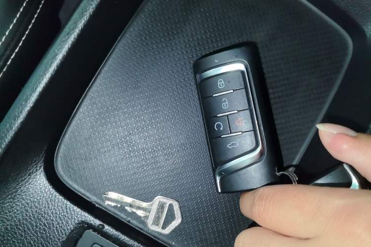 Used GAC Trumpchi M6 2021 270T DCT Luxury Edition (7-seater)
