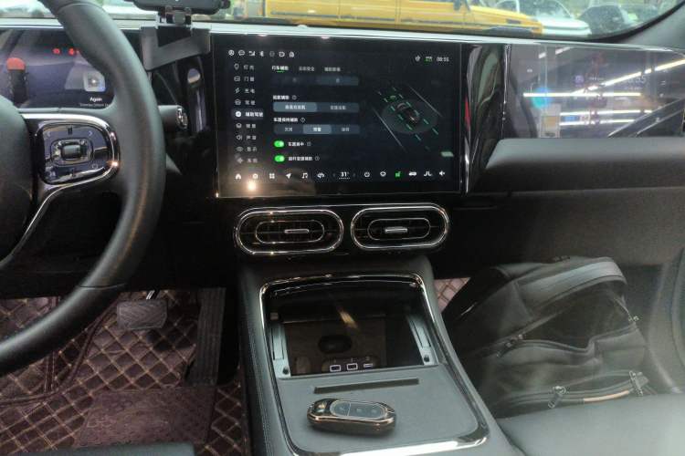 Used Leapmotor C01 2023 Range-Extended 316 Smart Edition Audio And AC Panel