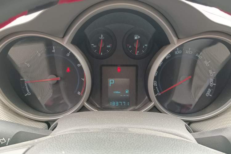 Used Chevrolet Cruze 2013 1.6L SE AT Instrument Cluster