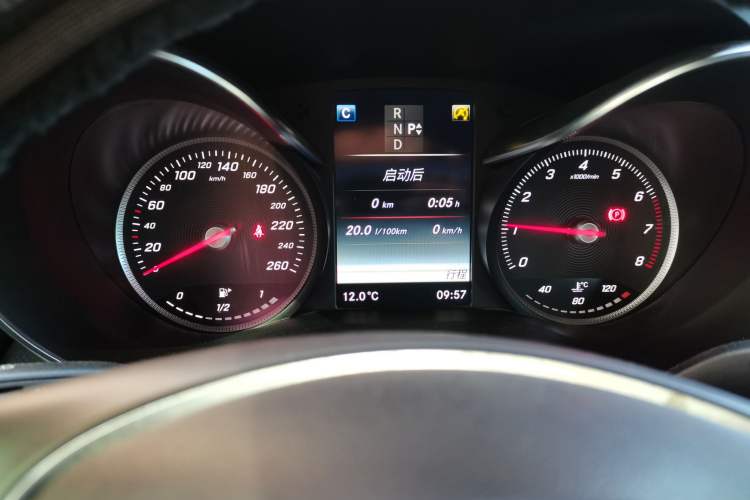 Used Mercedes-Benz GLC 2017 GLC 260 4MATIC Luxury Model Instrument Cluster
