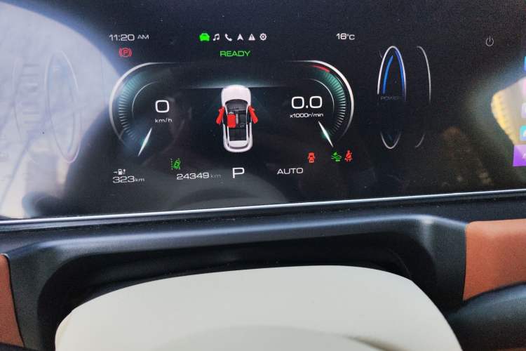 Used ORA Good Cat 2023 401 km Standard Range Prestige Version Lithium Iron Phosphate Odometer Close Up