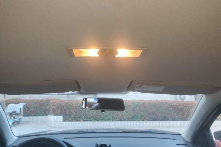 Used Volkswagen Lavida 2015 1.6L Automatic Fashion Edition Headliner