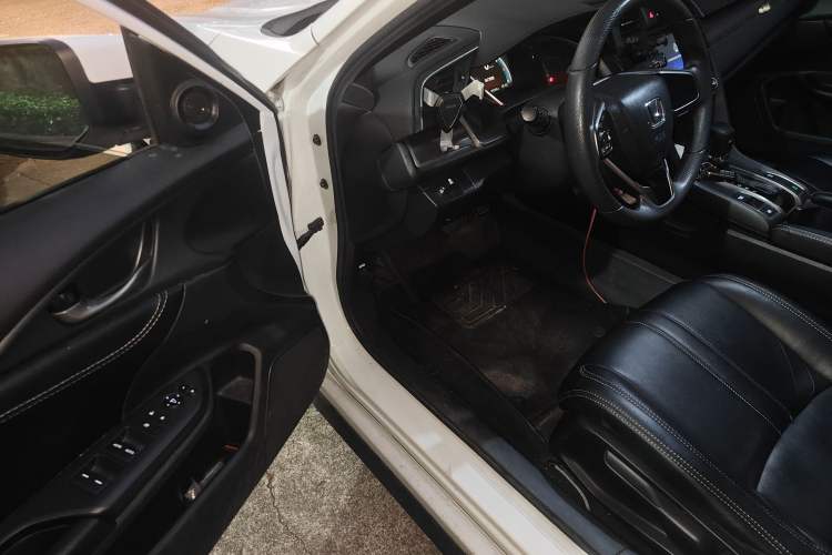 Used Honda Civic 2021 HATCHBACK 220TURBO CVT New Trendsetter