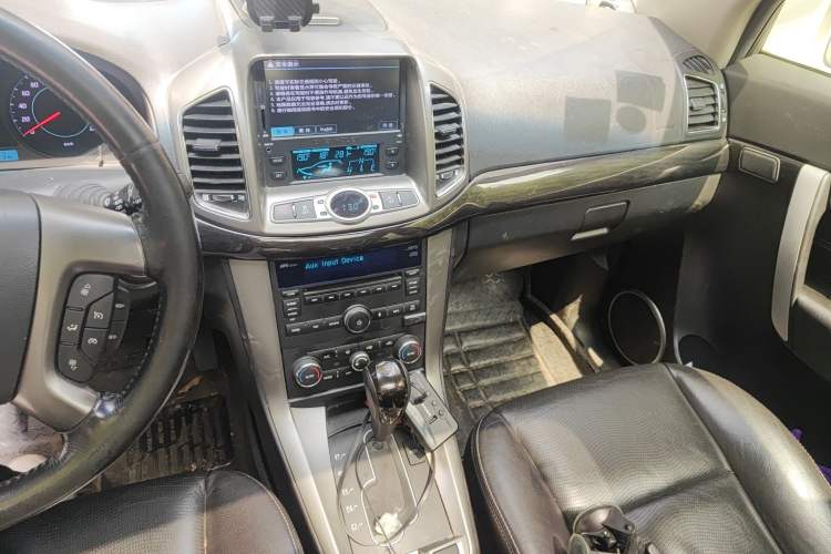 Used Chevrolet Captiva 2014 2.4L 4x4 Flagship Edition 7 Seats Audio And AC Panel