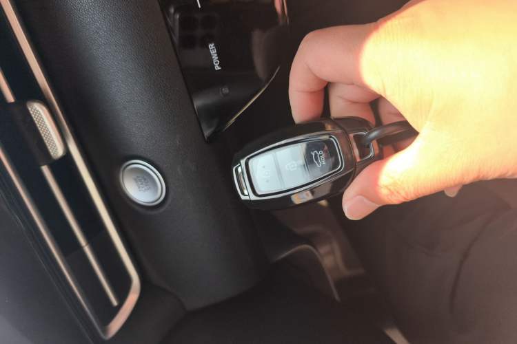 Used Hyundai Elantra 2022 1.5L CVT LUX Prestige Edition
