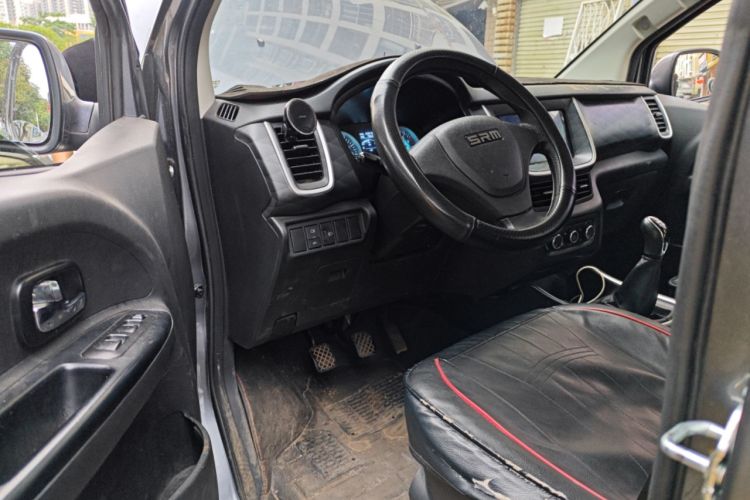 Used SRM Jinhaishi M 2024 1.5L Engineering Lion Passenger Van 5/6/7 Seats Interior 3