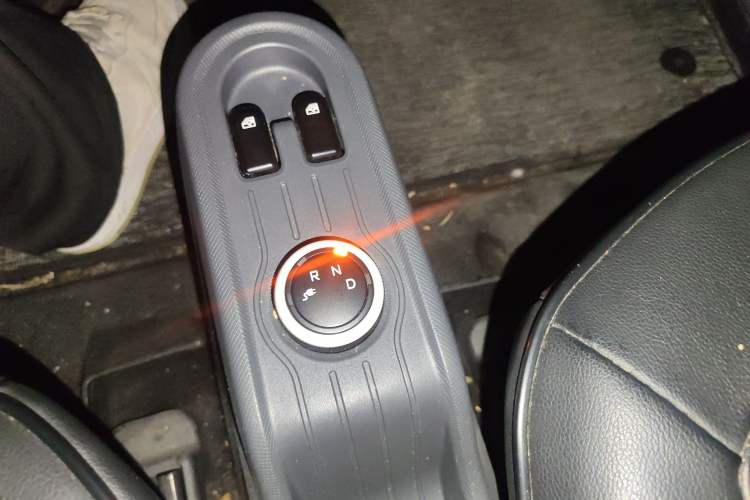 Used Wuling Hongguang MINIEV 2022 Macaron Premium Model – Lithium Iron Phosphate Gear Lever