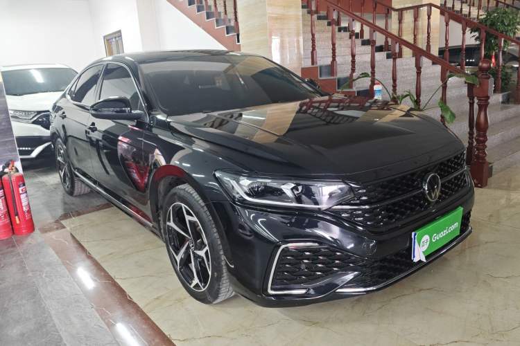 Used Volkswagen Passat 2025 Outstanding Model 380TSI Starry Dragon Edition
