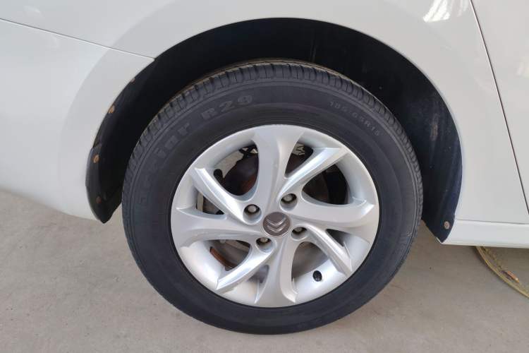 Used Citroen Elysee 2015 Zhishang Edition 1.6L Manual Fashion Model Right Rear Wheel Hub