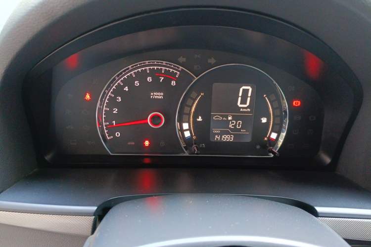 Used Roewe 350 2013 350C 1.5L Manual Swift Edition
