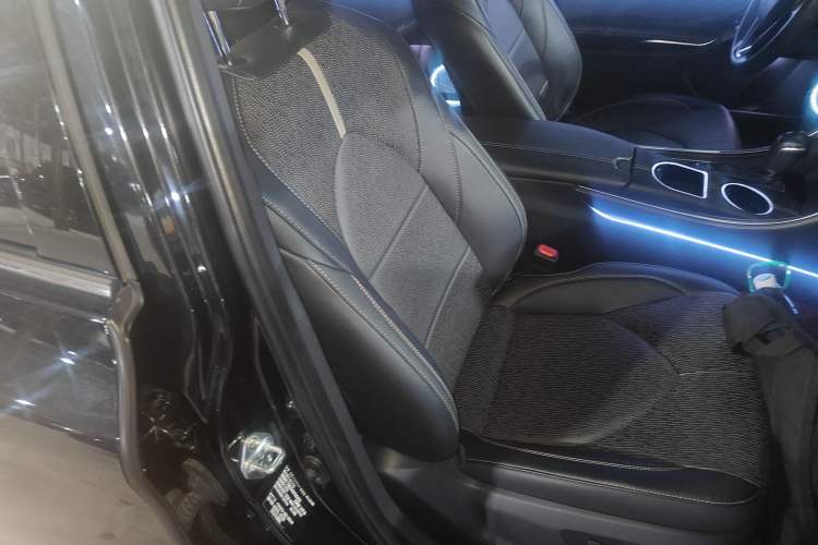 Used Toyota Avalon 2023 2.5L Luxury Edition