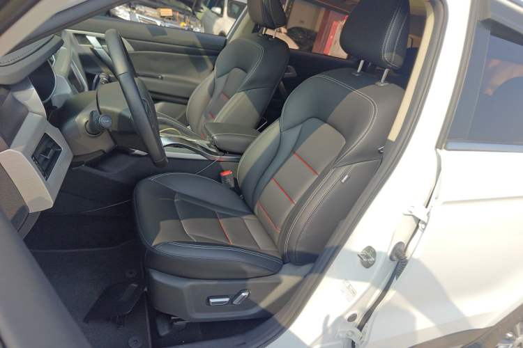 Used Geely Auto Emgrand X7 Sport 2018 1.8TD Automatic Two-Wheel Drive Smart 4G Connected Version
