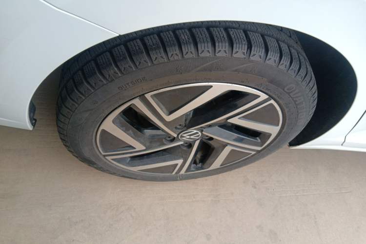 Used Volkswagen Sagitar 2023 280TSI DSG Excellence Edition Right Rear Wheel Hub