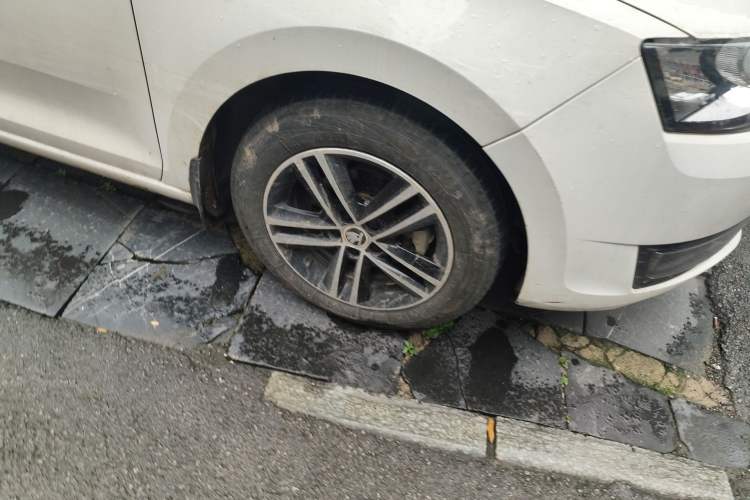 Used Skoda Rapid Spaceback 2014 1.6L Automatic Enjoyment Edition
