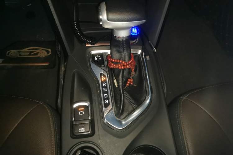 Used GAC Trumpchi GS4 2017 235T Automatic Two-Wheel Drive Luxury Smart Connectivity Version Gear Lever