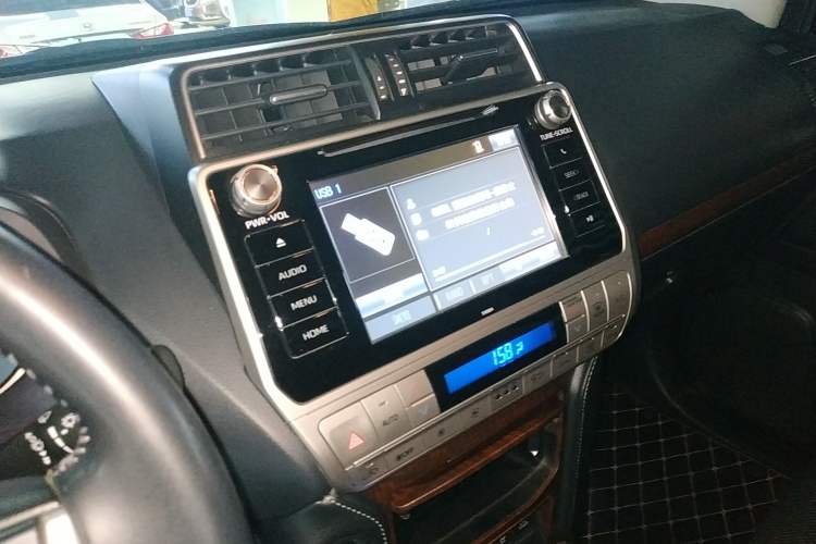 Used Toyota Prado 2018 3.5L Automatic TX-L Audio And AC Panel