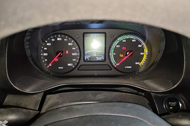 Used Roewe Clever 2021 302 km New Four-Seater Super-Efficient Version