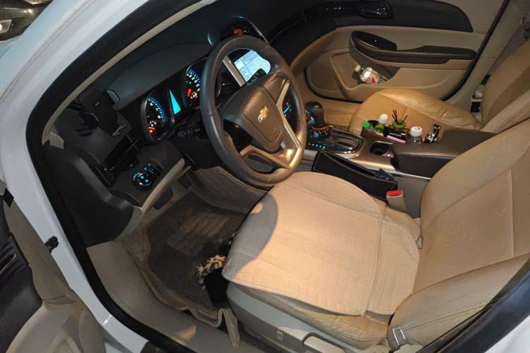 Used Chevrolet Malibu 2014 2.0L Automatic Comfort Edition Driver Seat