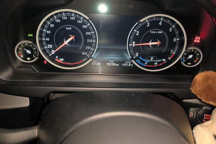 Used BMW X6 2019 xDrive35i M Sport Package Odometer Close Up