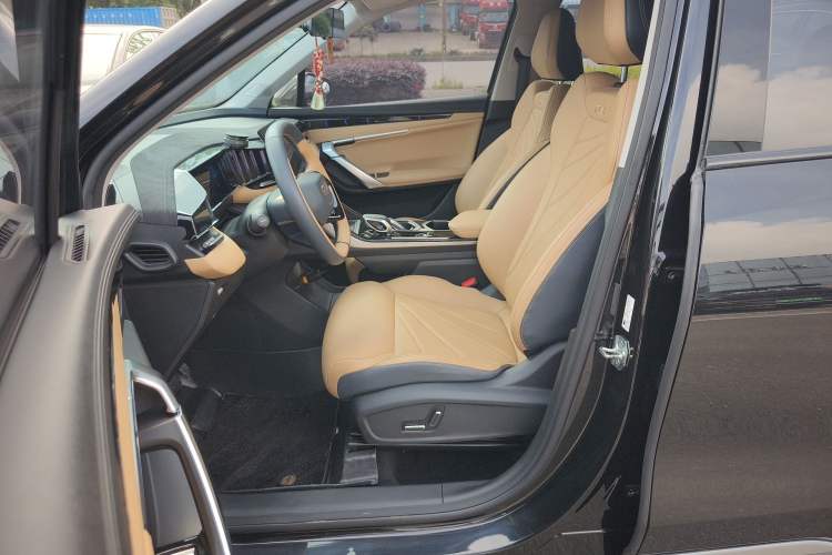 Used Geely Auto FX11 2023 1.5TD DCT Prestige Edition Left Front Seat