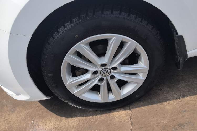 Used Volkswagen Santana 2016 1.6L Manual Comfort Edition Left Front Wheel Hub